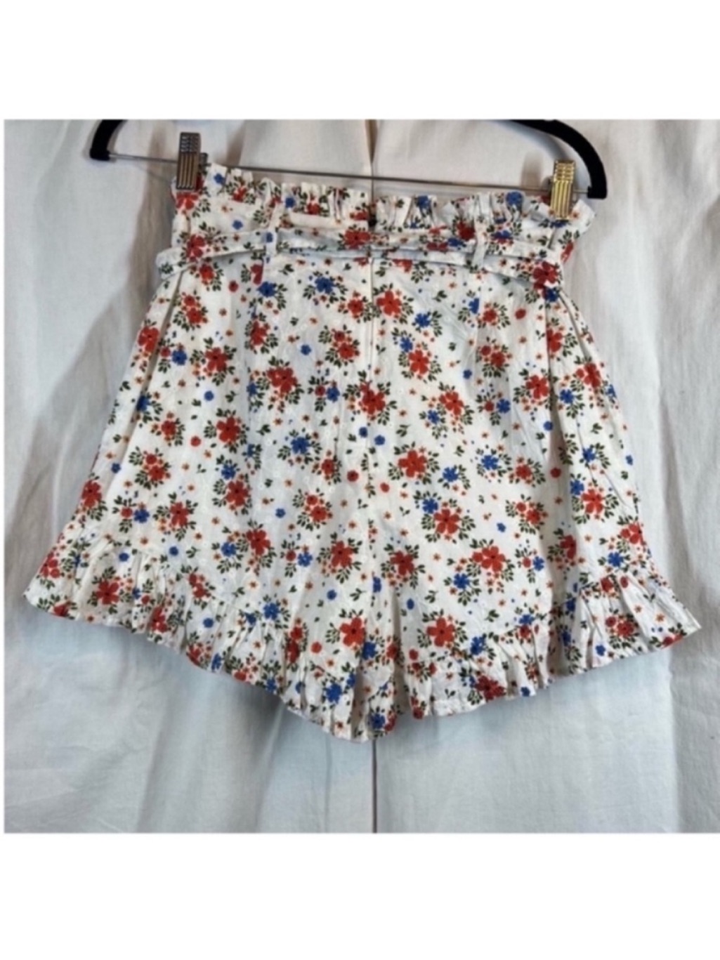 New Look Dainty Floral Cottagecore High Rise Tie Waist Shorts 100% Cotton — image 4 of 6